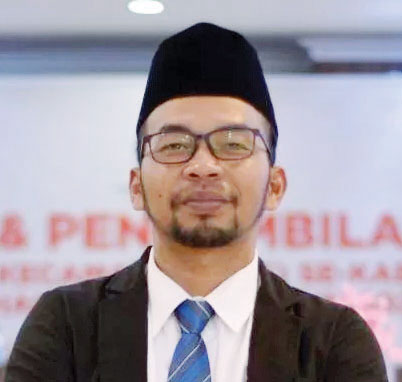 Lolos Vermin, Bapaslon Perseorangan di Pilwako Bukittinggi Lanjut ke Verfak 1 Rifa Yanas,
Komisioner KPU Bukittinggi