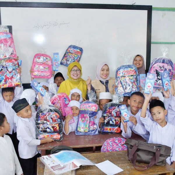 SIT Gema Nurani dan Quba Islamic School Bekasi Berbagi Kebahagiaan dengan Siswa SDN 03 Koto Tuo 1 BERBAGI KEBAIKAN— SIT Gema Nurani dan Quba Islamic School Bekasi berbagi kebahagiaan dengan siswa SDN 03 Koto Tuo, Kecamatan IV Koto, Kabupaten Agam baru baru ini.