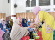 Ketua PKK Agam Hadiri Trauma Healing di Lokasi Bencana, Motivasi Para Korban di Masa Sulit