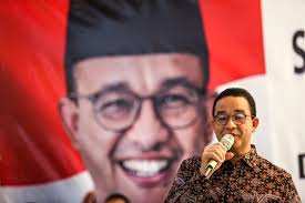 Manuver PKS Pasangkan Anies-Sohibul Iman, PKB: Bahaya! Bisa Nggak Dapat Mitra Koalisi! 1 Anies Baswedan --Mantan Gubernur DKI Jakarta, Anies Baswedan menyampaikan sambutan saat menghadiri acara Silaturahmi Idul Adha bersama sejumlah elemen warga di Jakarta, Rabu (19/6/2024).
(JAWA POS)