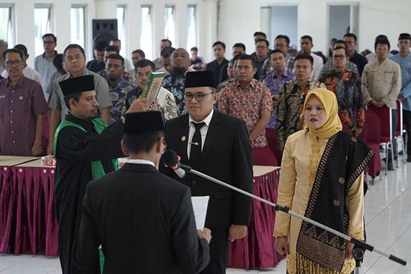 Wira Dinanta Dilantik Jadi Kadisdukcapil 1 Wira Dinanta Dilantik Jadi Kadisdukcapil
