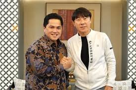 Shin Tae-yong Resmi Perpanjang Kontrak Bersama Timnas Indonesia, Langkah Besar Menuju Prestasi Dunia 1 memperpanjang kontrak --Shin Tae-yong resmi memperpanjang kontrak bersama Timnas Indonesia untuk terus berprestasi menuju Piala Dunia 2026.