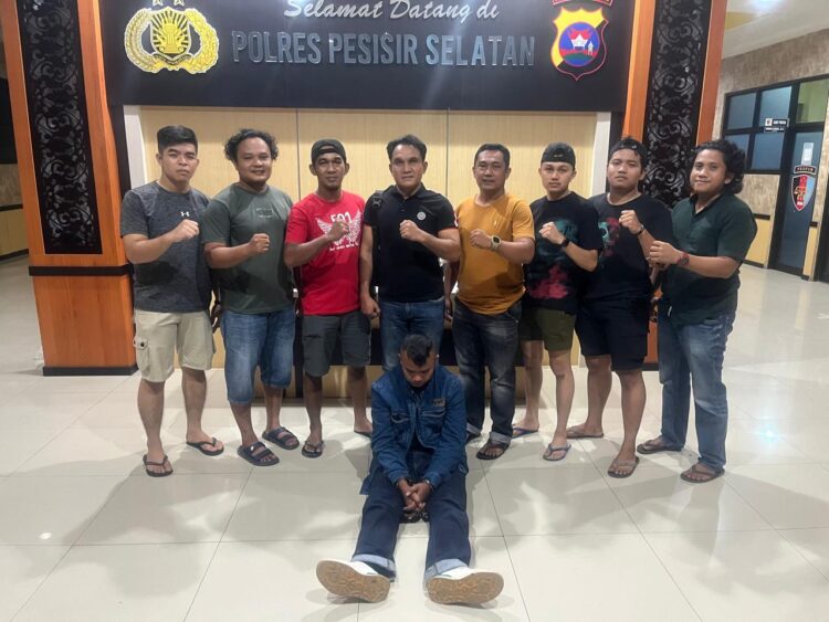 BN (26) Pengangguran, Simpan 5 Paket Sabu, Tak Berkutik di Tangan Sapu Jagat 1 b454e9b1 c575 4fa0 aa48 b6f5d7a3f730