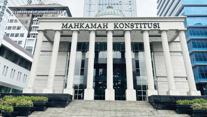 Ubah Syarat Usia Cakada, 3 Hakim MA Dilaporkan ke KY 1 ILUSTRASI— Gedung MK