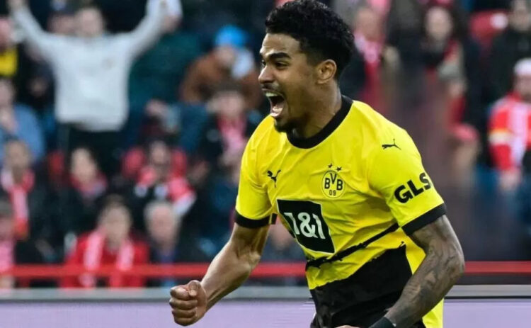 Belanda Dihantam Cedera, Ronald Koeman Panggil Pemain Incaran Timnas Indonesia 1 DIPANGGIL TIMNAS— Pemain Borussia Dortmund keturunan Jawa-Suriname, Ian Maatsen, mencetak satu gol ke gawang Atletico Madrid.