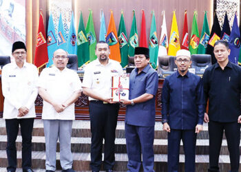 Wakil Gubernur Sampaikan Rancangan KUA-PPAS Sumbar 2025, Suwirpen Ingatkan Proyeksi Pendapatan harus Mencermati Target yang Ditetapkan