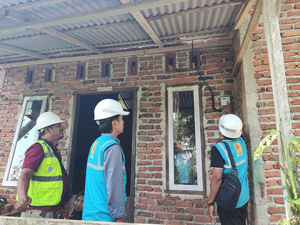 lanjutkan Program --PLN Unit Induk Distribusi (UID) Sumatera Barat terus lanjutkan Program Light Up The Dream (LUTD).