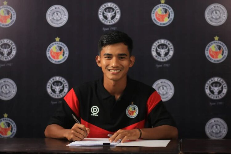 Ini Sosok Predator Tim Adios Fc ( Padang) 11 Gol, di Open Tournamen Painan Fc Cup 1 1a68b22e f4b5 4ee5 9609 5e385edede09