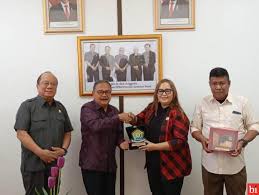 Terkait Kode Etik dan Tata Beracara, BK DPRD Sultra Kunjungi DPRD Sumbar 1 kunjungan--Badan Kehormatan (BK) DPRD Provinsi Sulawesi Tenggara (Sultra) melakukan kunjungan ke DPRD Sumbar.