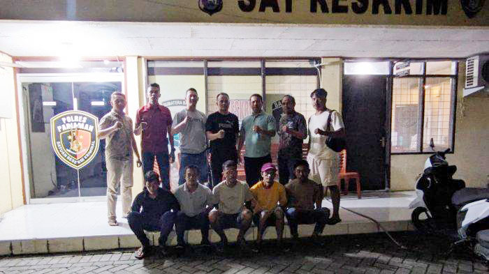 Perlakuan Biadab kembali Terjadi di Kabupaten Padangpariaman, Wanita Gangguan Jiwa Diperkosa 5 Pria, Korban Hamil 3 Bulan 1 PEMERKOSA—Lima pelaku pemerkosaan terhadap wanita gangguan jiwa ditangkap jajaran Saterskrim Polres Pariaman.