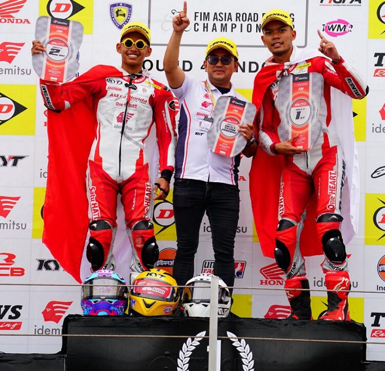Tunggangi CBR, Astra Honda Borong Podium di ARRC Mandalika 1 PODIUM— Pebalap Astra Honda Racing Team (AHRT) meraih podium di ajang balap Asia Road Racing Championship (ARRC) 2024 seri Mandalika pada Sabtu-Minggu (27-28 Juli).