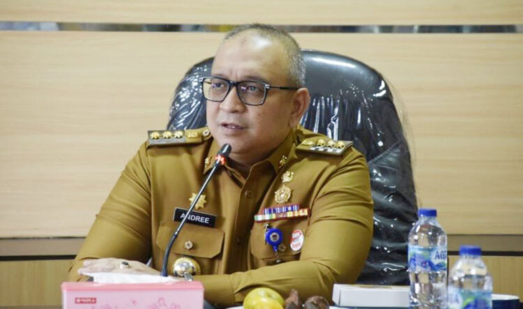 Andree: Pegawai Pemko yang Main Judi Online Disanksi Tegas! 1 Andree Algamar
Pj Wali Kota Padang