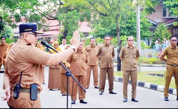 Pilkada Serentak 27 November 2024, ASN Harus Jaga Netralitas, Pj Wako Keluarkan SK 1 NETRALITAS ASN— Pj Wako Andree Algamar mengeluarkan SK yang berisi tentang netralitas Pegawai ASN dan Non ASN dalam Pilkada Serentak 2024 di lingkungan Pemerintah Kota Padang.