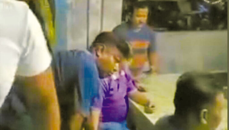 Pengepul Judi Togel Diciduk, Sehari Untung Rp 300 Ribu 1 PENGEPUL TOGEL— Pelaku M (57) yang diduga sebagai pengepul judi togel ditangkap jajaran Polsek Lubeg.