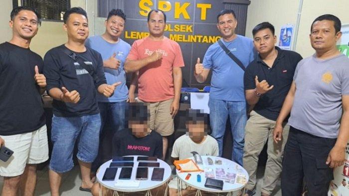 Bobol Kontrakan Mahasiswa KKN, Dua Sekawan Embat 7 Hp dan Power Bank 1 PENCURI HP— Dua pelaku pencurian Hp milik mahasiswa UNP yang KKN ditangkap jajaran Polsek Lembah Melintang.