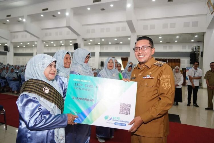 Gebyar 1000 Kader PPKBJ Dibuka 1 Buka Gebyar 1000 kader PPKBJ Bupati Eka Putra Sebut Kader PPKBJ Sebagai Garda