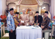 Bupati Agam Menjadi Saksi Nikah Selvia dan Egova di Padang