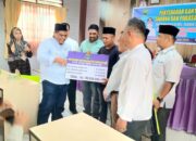 Warga Ulakan Tapakis Terima Bantuan Sapras