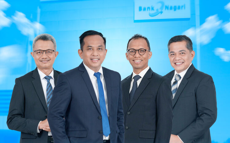 Bank Nagari Hadirkan Promo Tahun Ajaran Baru 2024, Gusti Candra: Komitmen untuk Nasabah 1 JAJARAN DIREKSI— Direktur Operasional Bank Nagari Zilfa Efrizon, Direktur Utama Bank Nagari Gusti Candra, Direktur Keuangan Roni Edrian dan Direktur Kepatuhan Sukardi.