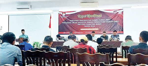 KPU Kabupaten Solok Gelar Rakor, Matangkan Persiapan Jelang PSU 1 RAKOR— KPU Kabupaten Solok menggelar rakor persiapan PSU pemilihan calon anggota DPD RI, Sabtu (6/7).