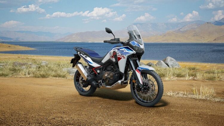 CRF1100L Africa Twin Terbaru Siap Pikat Petualang Sejati 1 MODEL TERBARU-PT AHM resmi memperkenalkan model terbaru CRF1100L Africa Twin.