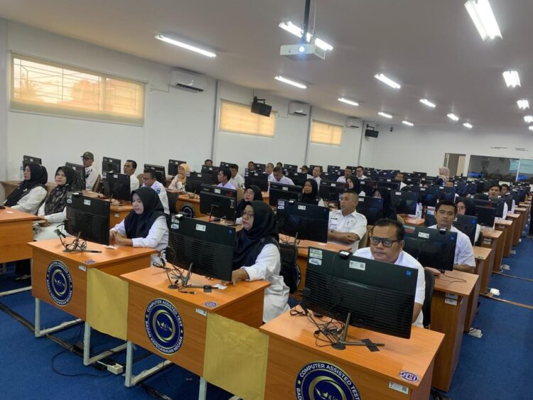 Ikuti Ujian Dinas di UPT BKN Padang