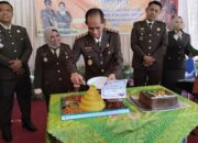 HBA-64 Kejari Potong Tumpeng, Andarias D’Orney: Agustus 5 Kasus Tipikor Tuntas 