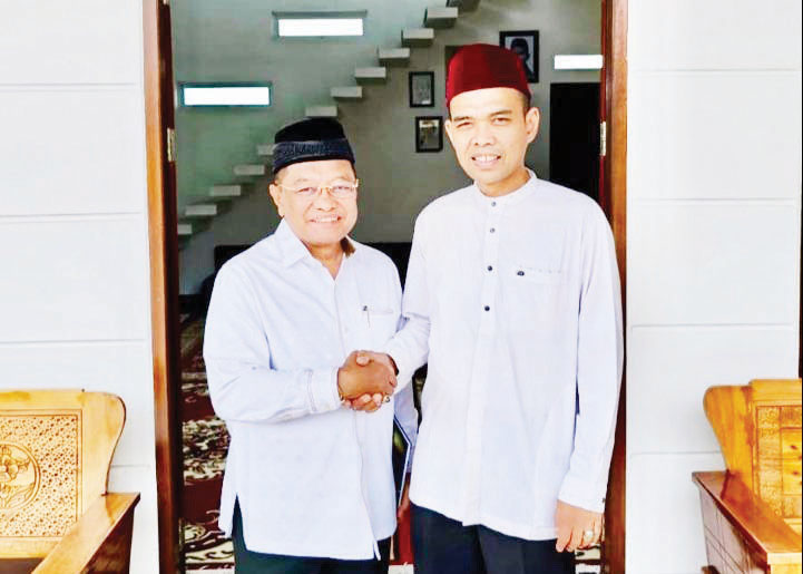 Kandidat Wako Payakumbuh Almaisyar Bertemu UAS di Rumah Omak 1 BERTEMU— Calon Wali Kota Payakumbuh periode 2024 -2029, Ir. H. Almaisyar bertemu tokoh nasional Ustaz H Abdul Somad yang akrab disapa UAS, di kediamannya, Rumah Omak, Pekanbaru, Rabu (3/7).