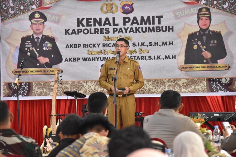 Kenal Pamit Kapolres, Pemko Payakumbuh Yakin Sinergitas Terjalin Lebih Kuat 1 SAMBUTAN—Sekdako Payakumbuh, Rida Ananda saat memberikan sambutan pada acara kenal pamit Kapolres Payakumbuh yang baru, AKBP Ricky Ricardo, menggantikan AKBP Wahyuni Sri Lestari.