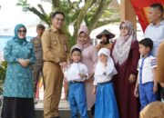 1.812 Pasang Seragam dan Bantuan Stunting Diserahkan di Sungai Pagu