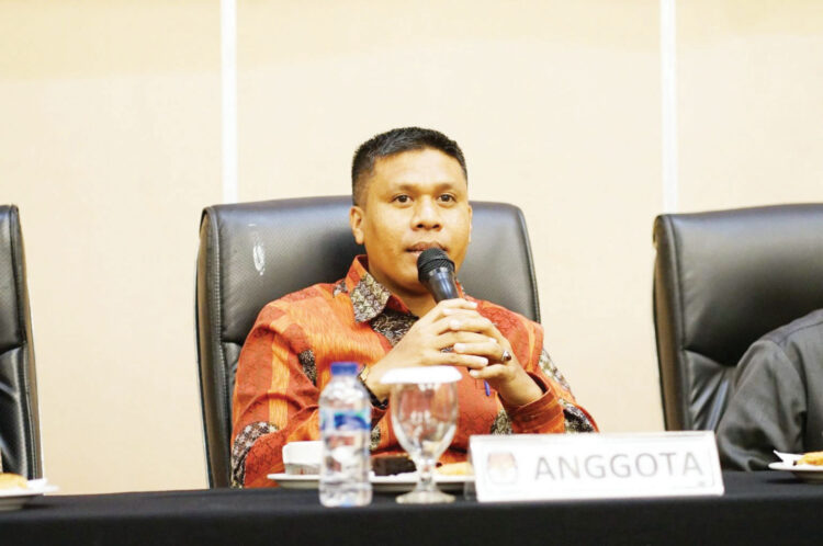 KPU Bantah Belum Tersedianya Anggaran untuk PSU 1 Jons Manedi
Komisioner KPU Sumbar