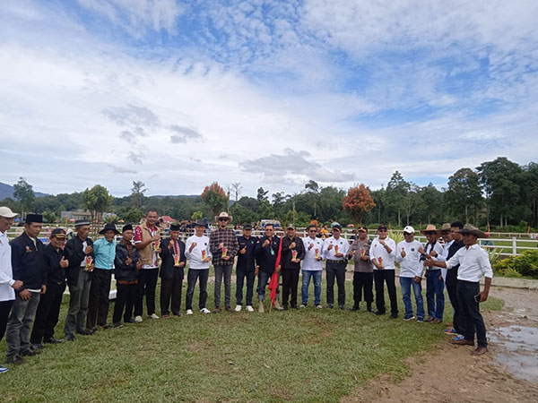 Kota Bukittinggi Selenggarakan Pacu Kuda Bertajuk Piala Wali Kota, Angkat Ekonomi dan Budaya Lokal 1 EVENT PACU KUDA— Kota Bukittinggi kembali menggelar event Pacu Kuda dengan tajuk Piala Wali Kota di Gelanggang Bukit Ambacang pada Sabtu (6/7).