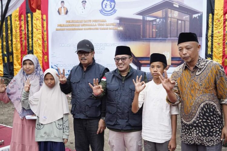 MA RI Bangun Surau dan Bantu Biaya Pendidikan Masyarakat Parambaan