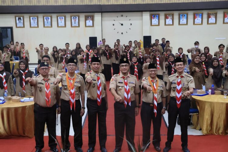RAKERCAB—Sekretaris Daerah (Sekda) Kota Payakumbuh Rida Ananda saat membuka Rakercab Pramuka.