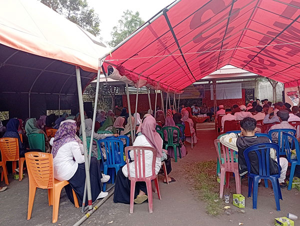 Nagari Parambahan Gelar Musyawarah Nagari Usai Galodo 1 MUSYAWARAH— Warga menghadiri kegiatan musyawarah Nagarii Parambahan setelah terjadi musibah Galodo pada bulan lalu.