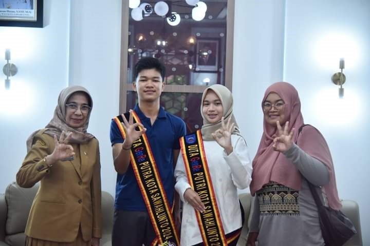 Minta Dukungan, Duta Genre Bertemu Sekda 1 BERTEMU—Duta Genre Kota Sawahlunto tahun 2024 bertemu dengan Sekretaris Daerah (Sekda)Sawahlunto Ambun Kadri, Senin (8/7).
