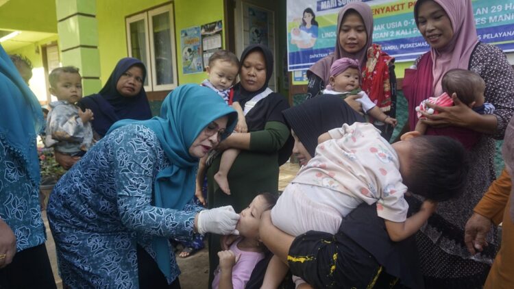 Ketua TP-PKK Pasbar Pantau Pelaksanaan PIN Polio di Kecamatan Kinali 1 Pastikan Berjalan Sukses