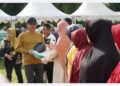 Dari Baznas ke Masyarakat, Pemkab Solsel Serahkan Lebih dari 1.500 Paket Sembako 10 Dari Baznas ke Masyarakat, Pemkab Solsel Serahkan Lebih dari 1.500 Paket Sembako