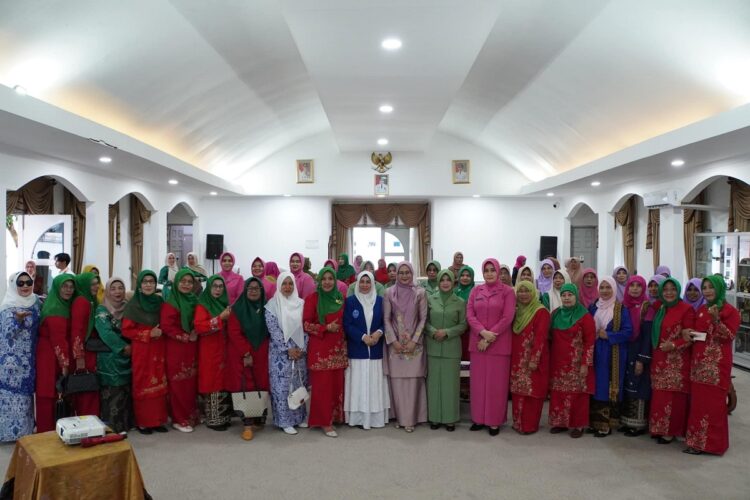 Pererat Silaturahmi, GOW Gelar Pertemuan Bulanan 1 PERTEMUAN—Gabungan Organisasi Wanita (GOW) Kota Padang Panjang kembali adakan pertemuan bulanan. Pertemuan kali ini dilaksanakan di Pendopo Rumah Dinas Wali Kota.