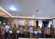 Pj Wako Lepas Enam PNS Purna Tugas