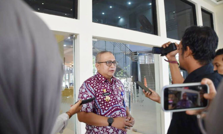 Pilkada Serentak 2024, Pj Wako Tekankan ASN harus Junjung Netralitas dan Integritas 1 NETRALITAS ASN— Pj Wali Kota Padang Andree Algamar mengimbau seluruh ASN Pemko Padang agar menjunjung netralitas dan integritas pada Pilkada Serentak 27 November 2024 mendatang.