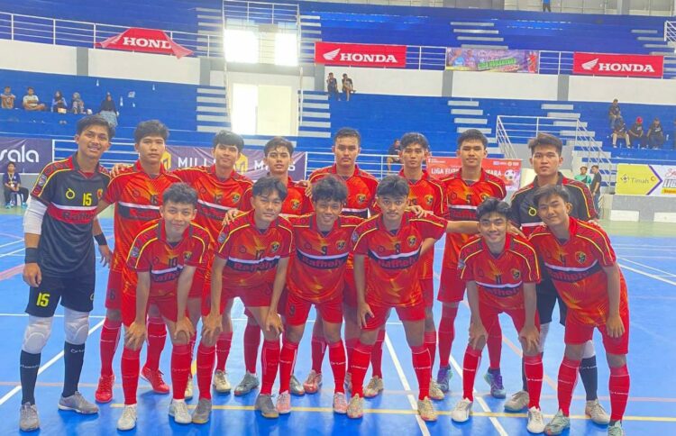 TIM FUTSAL— Tim Futsal Rafhely FC yang berlaga mewakili Sumbar berlaga di babak 36 besar LFN 2024 di Provinsi Bangka Belitung.