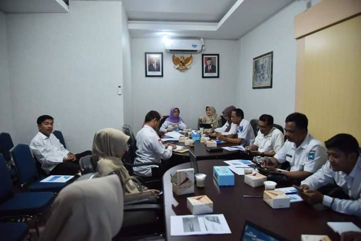 Sekda Ambun Kadri Pimpin Rapat Monitoring 1 RAPAT MONITORING— Sekda Kota Sawahlunto Ambun Kadri pimpin rapat monitoring bersama OPD.