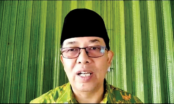 Kasus Pemecatan 2 Guru Honorer MIN 1 Padang, Prof Indang Dewata (Pengamat Pendidikan)“Tidak Ada Etika dan Tak Benar Dilakukan” 1 Prof Indang Dewata
Pengamat Pendidikan