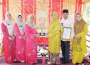 Serahkan Piala Juara Lomba, Ketua TP PKK: Prestasi Ini Jadi Motivasi di Kabupaten Agam