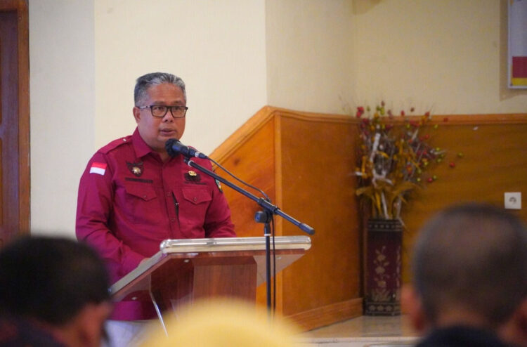 IKD di Solsel masih Rendah, Registrasi dan Aktivasi Indentitas Kependudukan Digital Dipercepat 1 SAMBUTAN—Syamsurizaldi dalam sambutannya pada pembukaan Sosialisasi Pemanfaatan Data Kependudukan dan Percepatan Registrasi dan Aktivasi Identitas