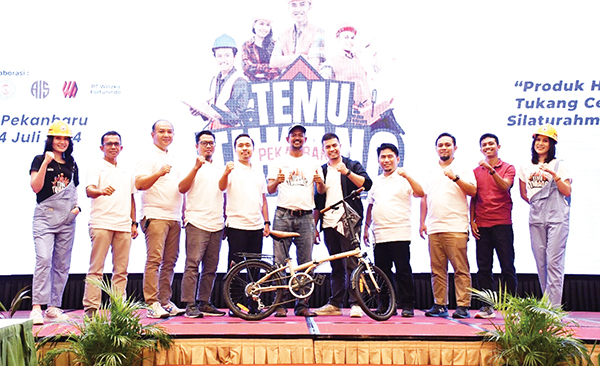 TEMU RAMAH— PT Semen Padang dan SIG Group menggelar temu ramah dengan para pekerja bangunan dari Kota Pekanbaru dan Kabupaten Kampar di Pekanbaru, Rabu (24/7) lalu.