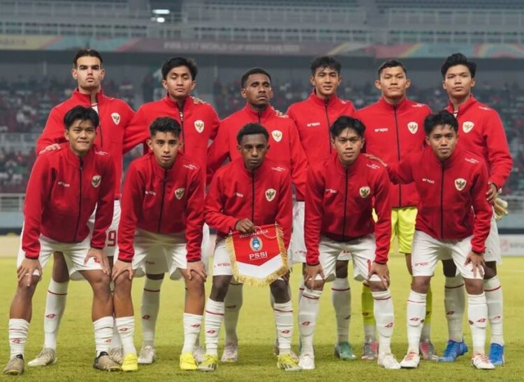 Indonesia U19 VS Malaysia U19, Adu Gengsi Demi Tiket Final 1 SKUAD TIMNAS— Timnas Indonesia bersiap menghadpi Timnas Malaysia pada babak semifinal AFF U19 2024 yang akan berlangsung Sabtu (27/7) malam, di Stadion Gelora Bung Tomo, Surabaya.