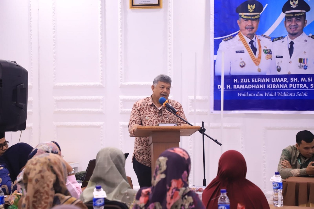 Wako Solok Buka Bimtek Implentasi Perizinan Berusaha