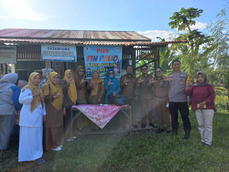 Buka Penanganan Pekan Imunisasi Polio, Zul Elfian Ajak Warga Ikut Sukseskan PIN Polio 1 BUKA—Wali Kota Solok Zul Elfian usai membuka kegiatan penanangan serentak Pekan Imunisasi Polio di Kota Solok tahun 2024.